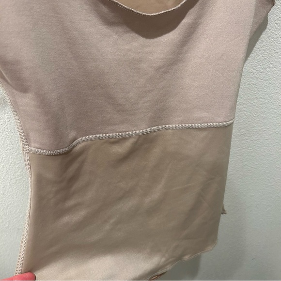 SPANX Smoothing Shapewear Camisole Tank Size Medium - Picture 3 of 5